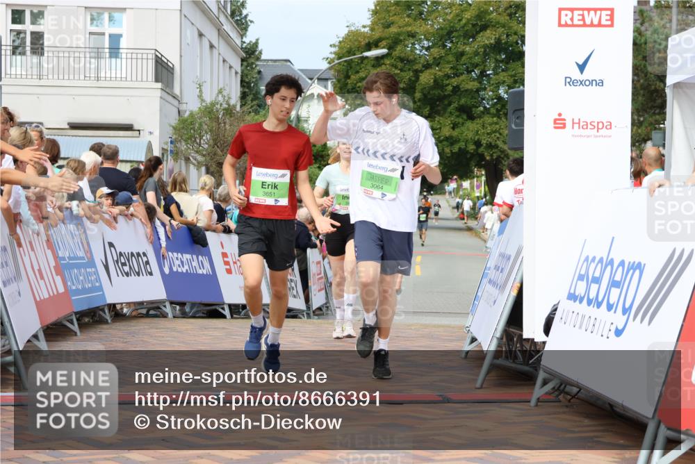 31.08.2025 - 21. Blankeneser Heldenlauf Strokosch-Dieckow http://msf.ph/oto/8666391 31.08.2025 10:58:35 Ziel 3064, 3651, 3457 meine-sportfotos.de