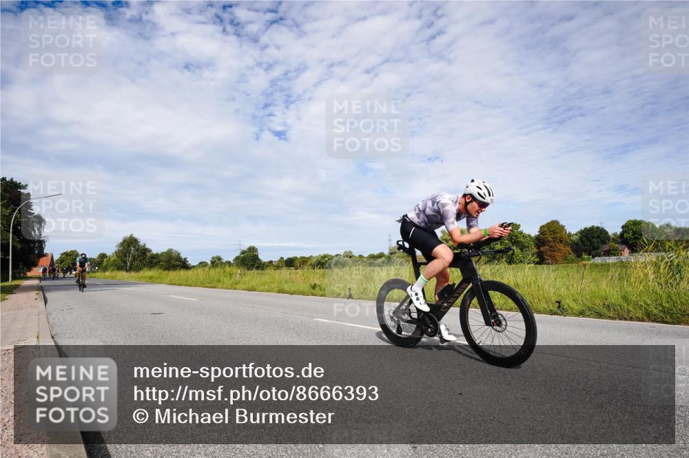 31.08.2025 - Elbe Triathlon Hamburg Michael Burmester http://msf.ph/oto/8666393 31.08.2025 10:29:51 Radfahren 775, 870, 888, 894, 1017, 1155 meine-sportfotos.de