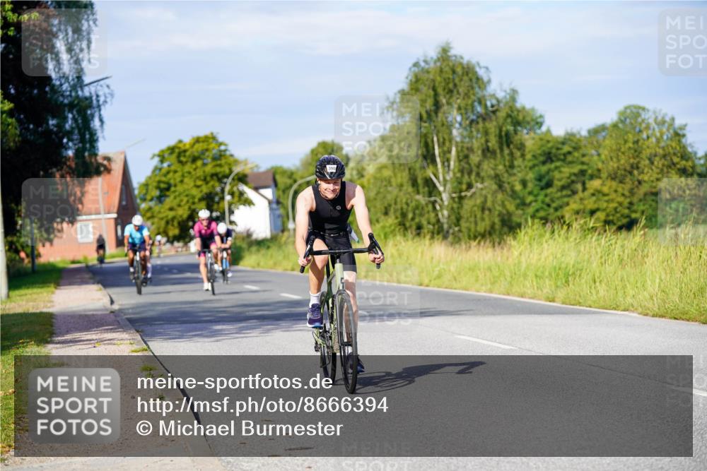 31.08.2025 - Elbe Triathlon Hamburg Michael Burmester http://msf.ph/oto/8666394 31.08.2025 09:36:13 Radfahren 327, 372, 390, 483, 561, 744, 761 meine-sportfotos.de