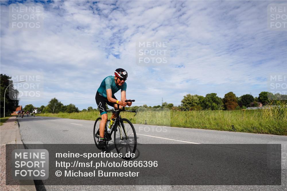 31.08.2025 - Elbe Triathlon Hamburg Michael Burmester http://msf.ph/oto/8666396 31.08.2025 10:29:53 Radfahren 606, 775, 870, 888, 894, 1011, 1017, 1155 meine-sportfotos.de