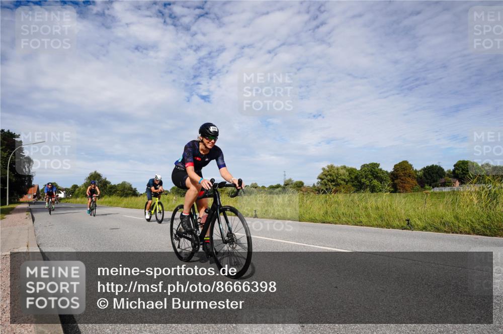 31.08.2025 - Elbe Triathlon Hamburg Michael Burmester http://msf.ph/oto/8666398 31.08.2025 10:29:57 Radfahren 606, 870, 887, 888, 1011, 1155, 1180, 1202 meine-sportfotos.de