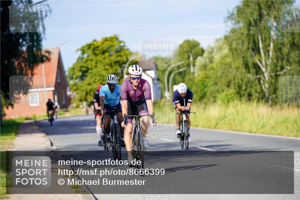 31.08.2025 - Elbe Triathlon Hamburg Michael Burmester http://msf.ph/oto/8666399 31.08.2025 09:36:16 Radfahren 327, 372, 390, 483, 761 meine-sportfotos.de