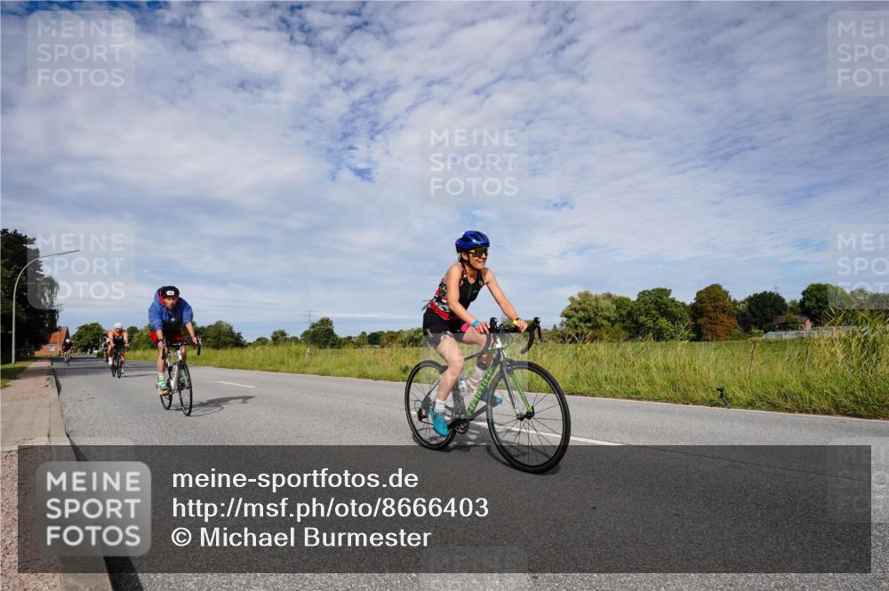 31.08.2025 - Elbe Triathlon Hamburg Michael Burmester http://msf.ph/oto/8666403 31.08.2025 10:29:58 Radfahren 606, 870, 887, 888, 1011, 1155, 1180, 1202 meine-sportfotos.de