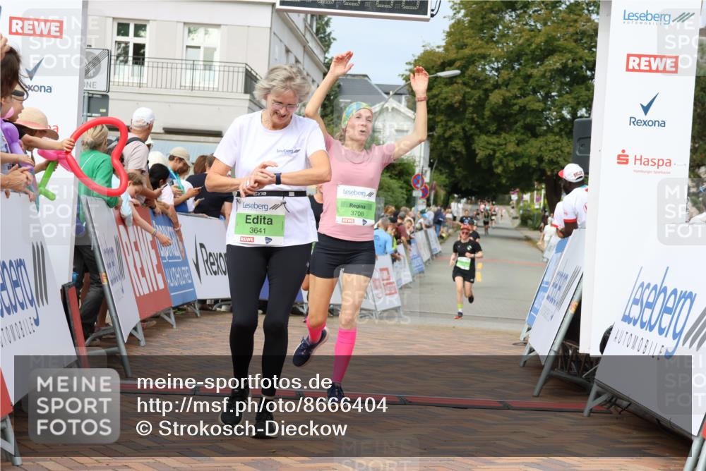 31.08.2025 - 21. Blankeneser Heldenlauf Strokosch-Dieckow http://msf.ph/oto/8666404 31.08.2025 11:17:01 Ziel 3698, 3641, 3708, 3715 meine-sportfotos.de