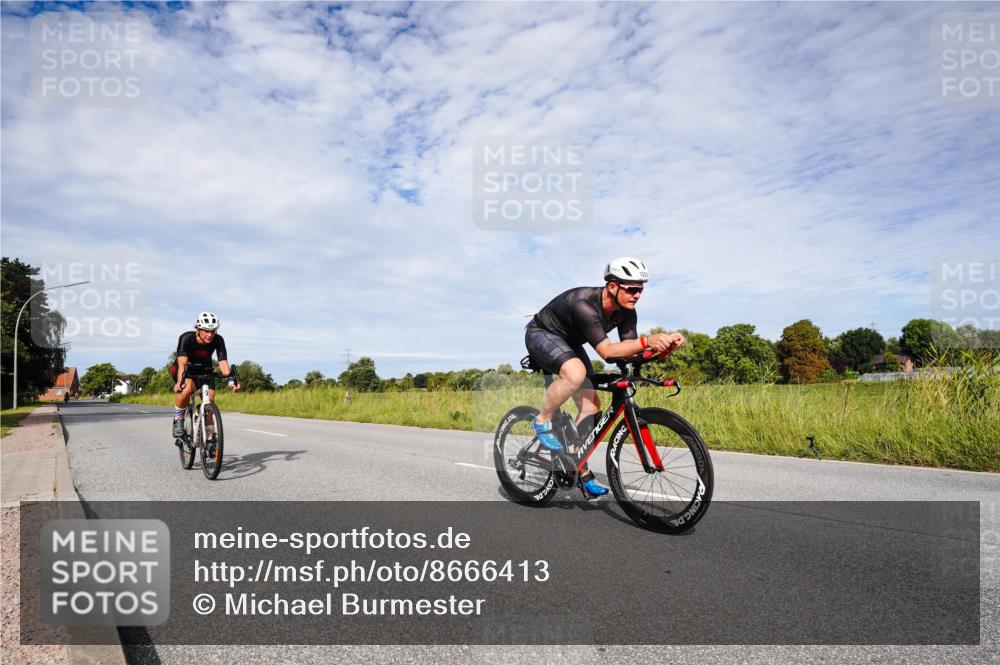 31.08.2025 - Elbe Triathlon Hamburg Michael Burmester http://msf.ph/oto/8666413 31.08.2025 10:30:02 Radfahren 606, 887, 1011, 1180, 1202 meine-sportfotos.de