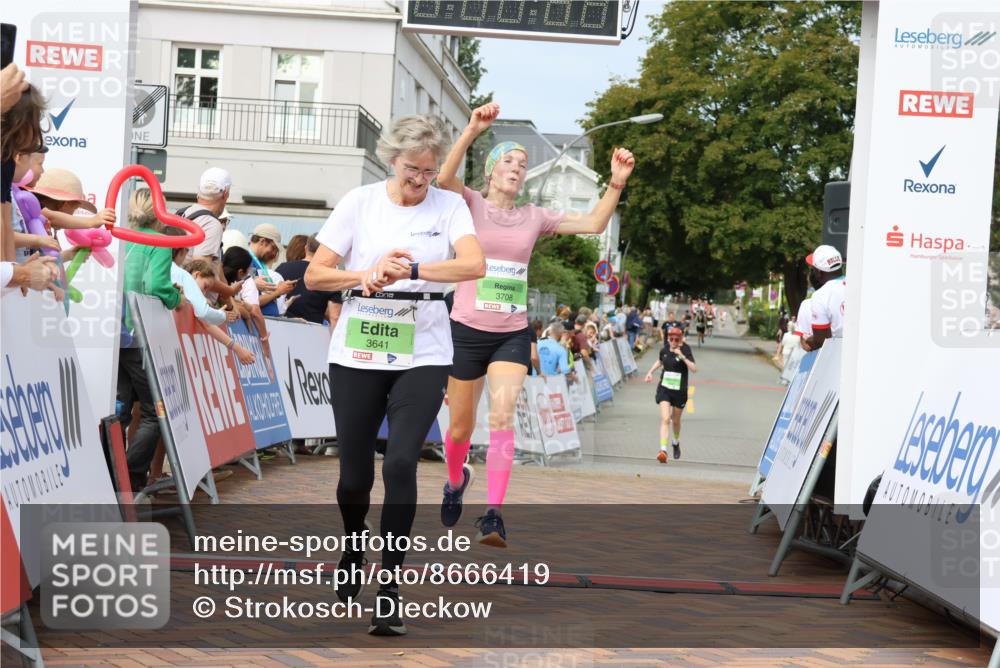 31.08.2025 - 21. Blankeneser Heldenlauf Strokosch-Dieckow http://msf.ph/oto/8666419 31.08.2025 11:17:01 Ziel 3698, 3641, 3708, 3715 meine-sportfotos.de