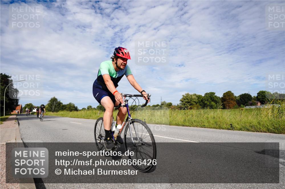 31.08.2025 - Elbe Triathlon Hamburg Michael Burmester http://msf.ph/oto/8666426 31.08.2025 10:30:19 Radfahren 587, 745, 821, 845, 949, 1445 meine-sportfotos.de