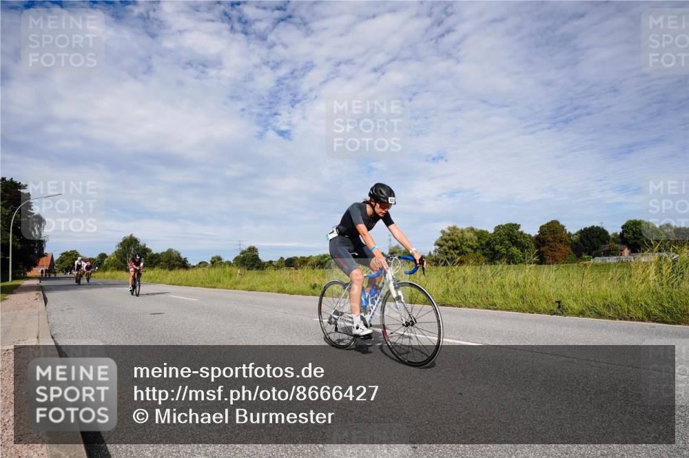 31.08.2025 - Elbe Triathlon Hamburg Michael Burmester http://msf.ph/oto/8666427 31.08.2025 10:30:21 Radfahren 587, 745, 821, 845, 949, 1140, 1227, 1445 meine-sportfotos.de