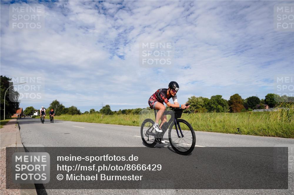 31.08.2025 - Elbe Triathlon Hamburg Michael Burmester http://msf.ph/oto/8666429 31.08.2025 10:30:22 Radfahren 821, 845, 949, 1140, 1209, 1227, 1445 meine-sportfotos.de
