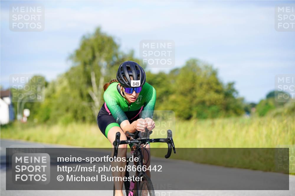 31.08.2025 - Elbe Triathlon Hamburg Michael Burmester http://msf.ph/oto/8666442 31.08.2025 09:36:33 Radfahren 397, 467, 517, 735, 849 meine-sportfotos.de
