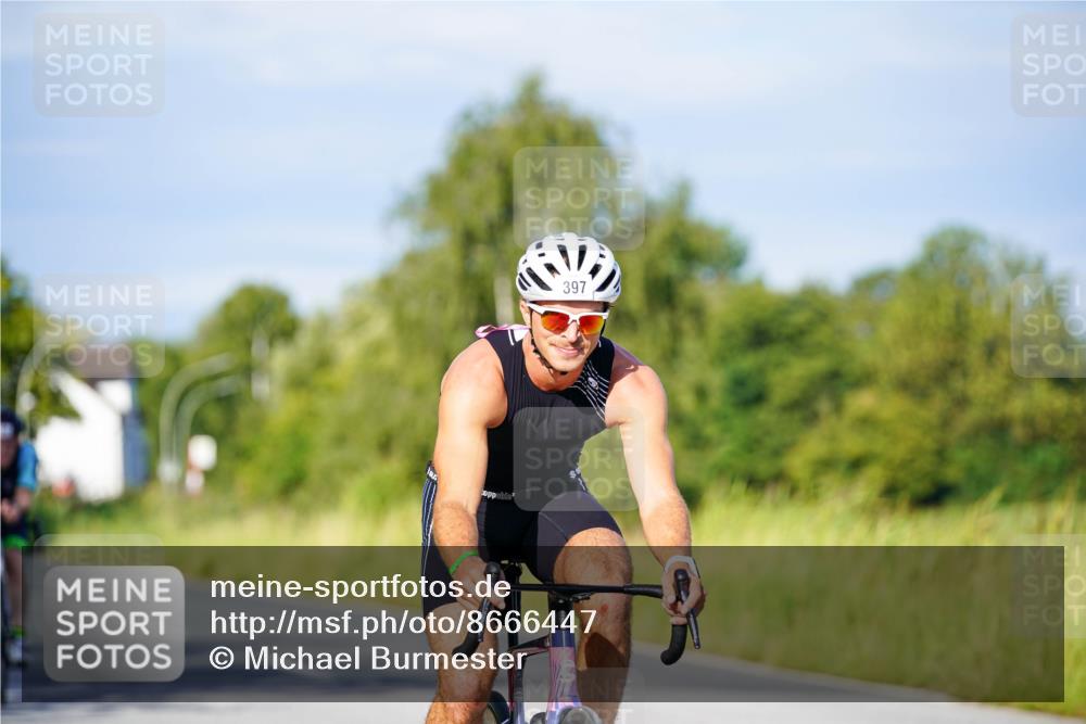 31.08.2025 - Elbe Triathlon Hamburg Michael Burmester http://msf.ph/oto/8666447 31.08.2025 09:36:38 Radfahren 397, 651, 735 meine-sportfotos.de
