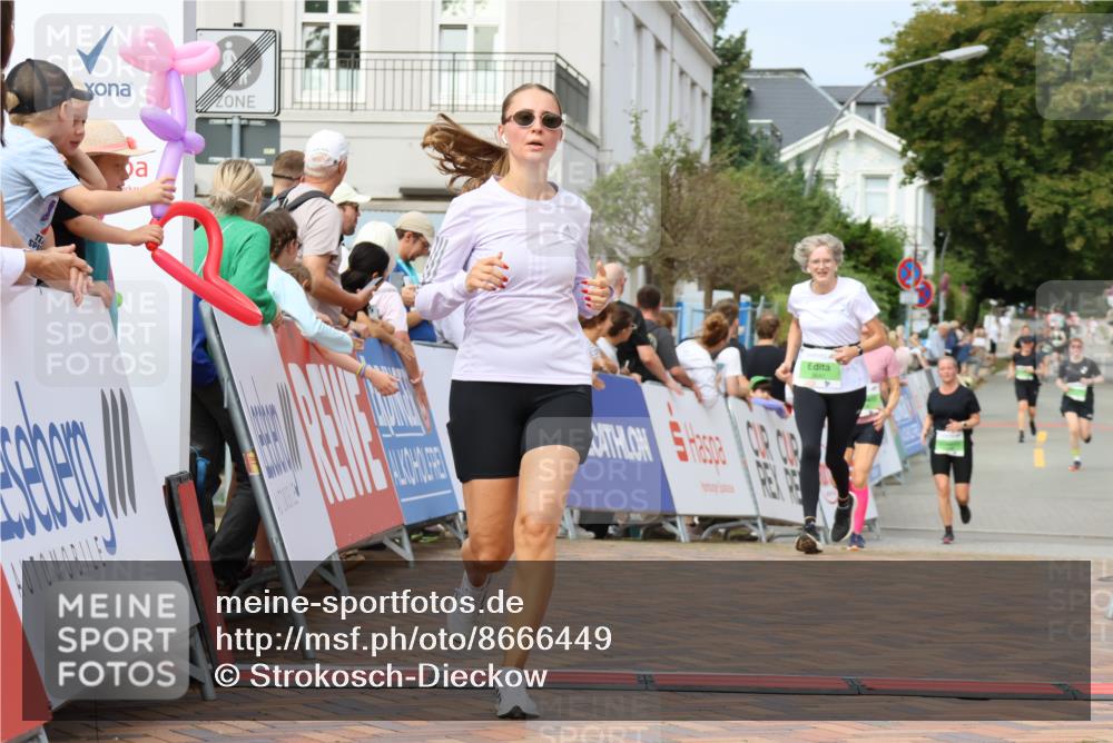 31.08.2025 - 21. Blankeneser Heldenlauf Strokosch-Dieckow http://msf.ph/oto/8666449 31.08.2025 11:16:57 Ziel 3641, 3020, 3708, 3178, 3715 meine-sportfotos.de