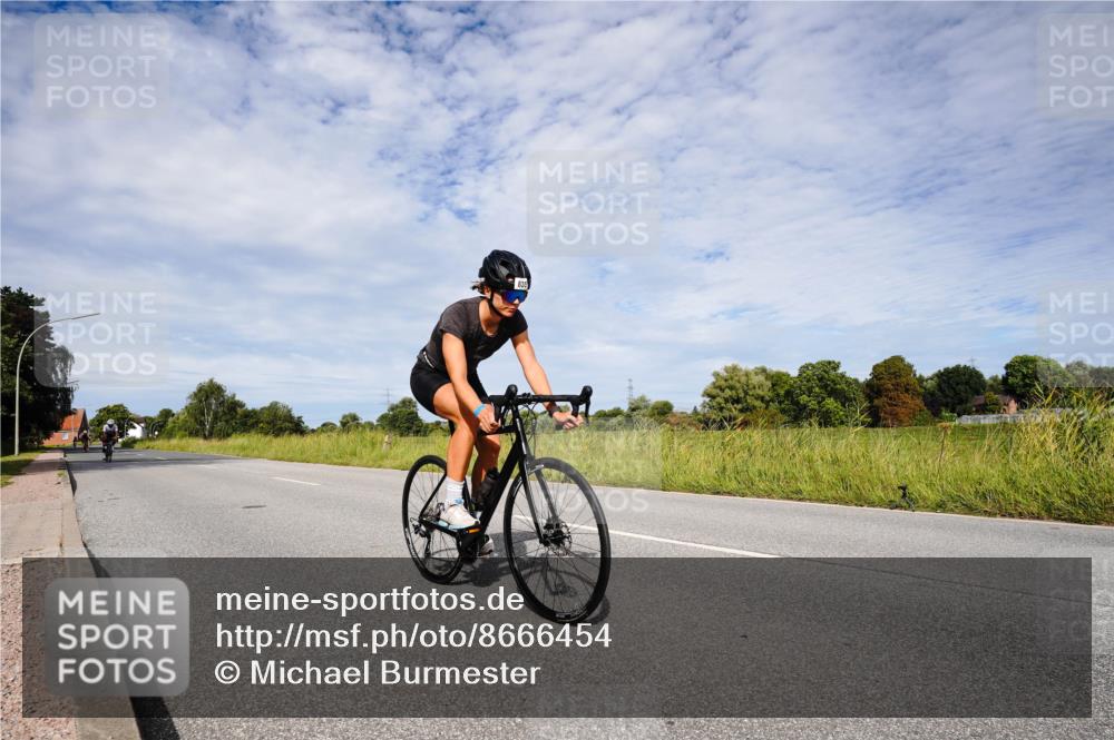 31.08.2025 - Elbe Triathlon Hamburg Michael Burmester http://msf.ph/oto/8666454 31.08.2025 10:30:48 Radfahren 593, 800, 835, 956, 1121, 1164 meine-sportfotos.de
