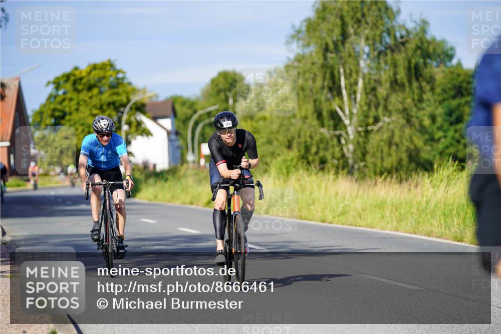 31.08.2025 - Elbe Triathlon Hamburg Michael Burmester http://msf.ph/oto/8666461 31.08.2025 09:36:45 Radfahren 429, 651, 703 meine-sportfotos.de