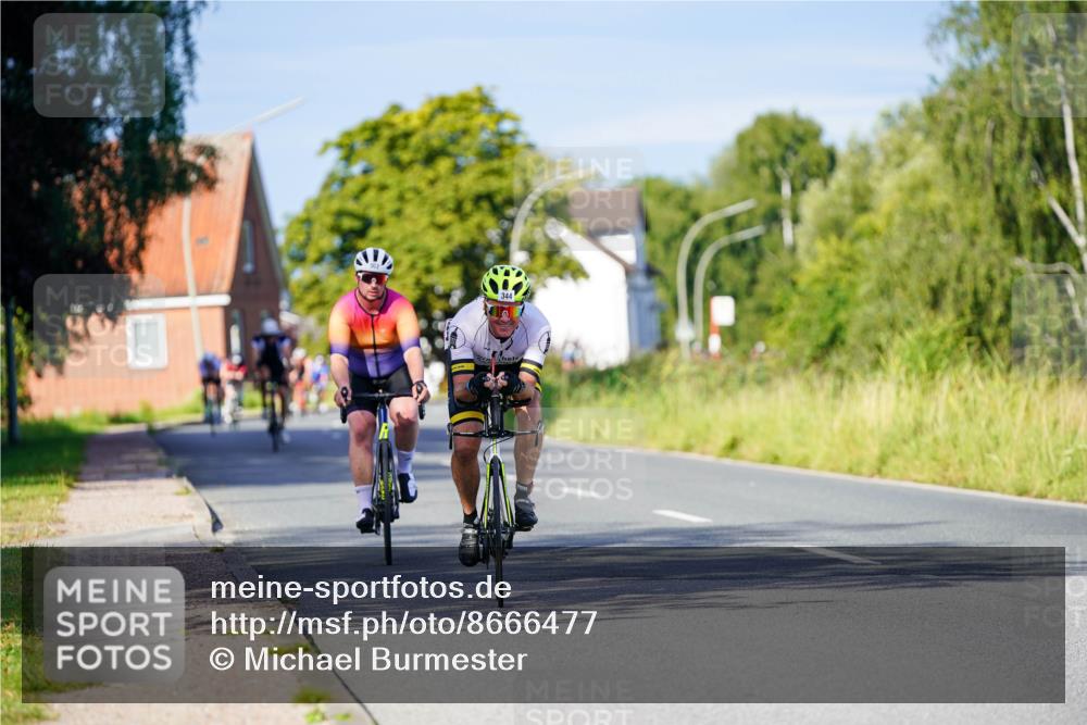 31.08.2025 - Elbe Triathlon Hamburg Michael Burmester http://msf.ph/oto/8666477 31.08.2025 09:36:59 Radfahren 344, 503 meine-sportfotos.de
