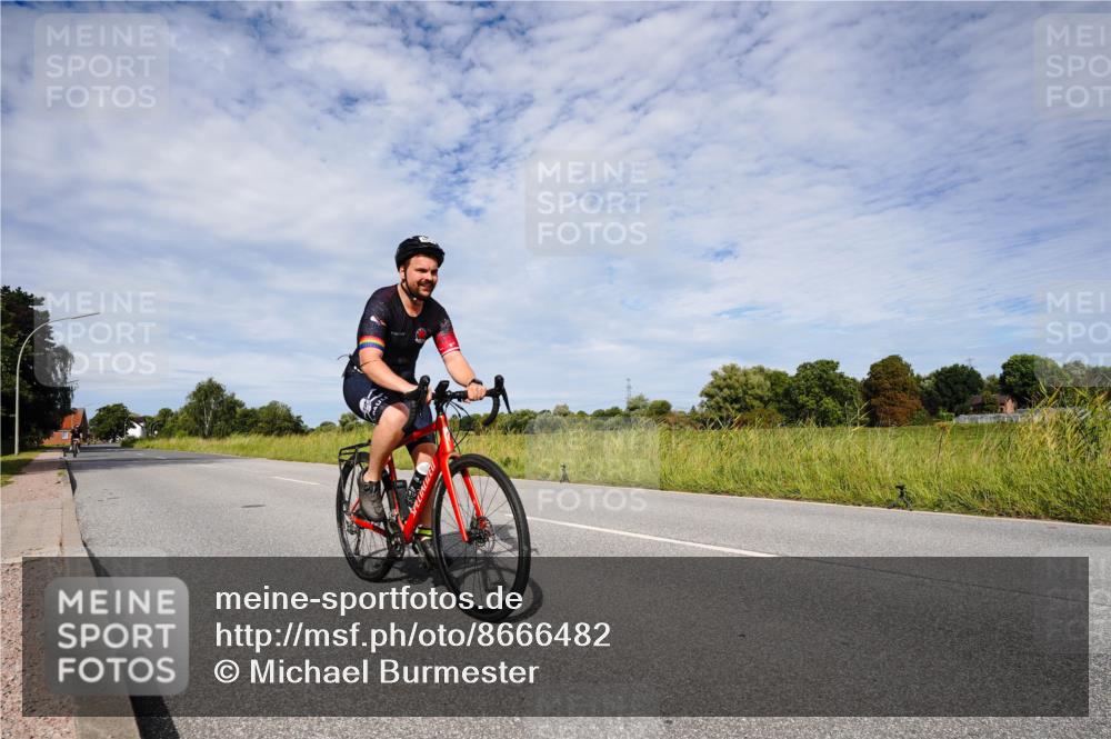 31.08.2025 - Elbe Triathlon Hamburg Michael Burmester http://msf.ph/oto/8666482 31.08.2025 10:31:33 Radfahren 1040, 1079, 1193 meine-sportfotos.de
