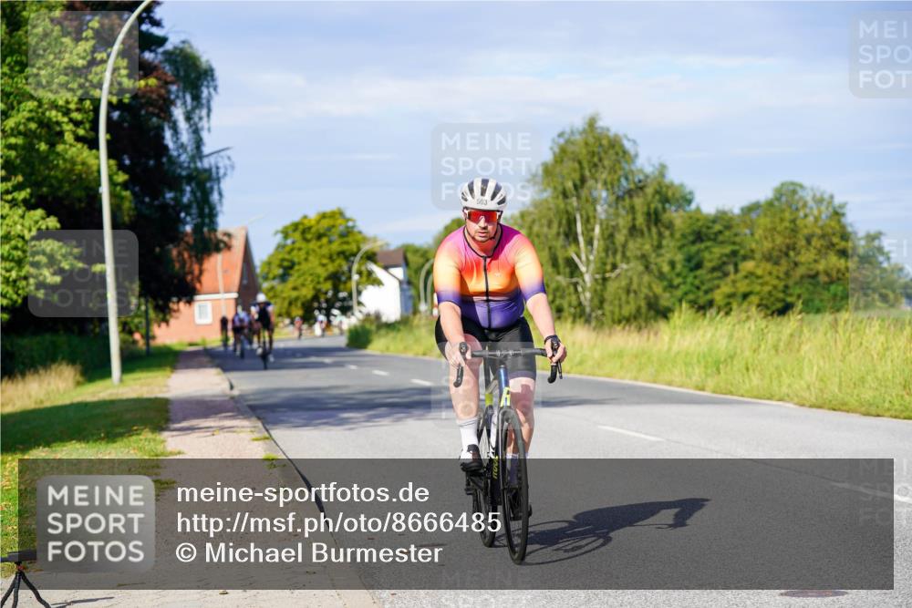 31.08.2025 - Elbe Triathlon Hamburg Michael Burmester http://msf.ph/oto/8666485 31.08.2025 09:37:02 Radfahren 344, 436, 503, 695, 747 meine-sportfotos.de