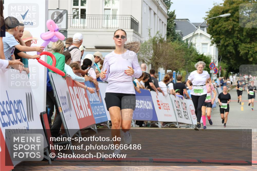 31.08.2025 - 21. Blankeneser Heldenlauf Strokosch-Dieckow http://msf.ph/oto/8666486 31.08.2025 11:16:57 Ziel 3641, 3020, 3708, 3178, 3715 meine-sportfotos.de