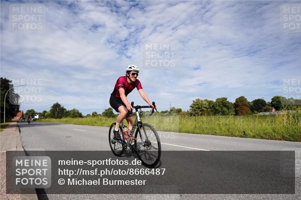 31.08.2025 - Elbe Triathlon Hamburg Michael Burmester http://msf.ph/oto/8666487 31.08.2025 10:31:45 Radfahren 868, 906, 1014, 1143 meine-sportfotos.de