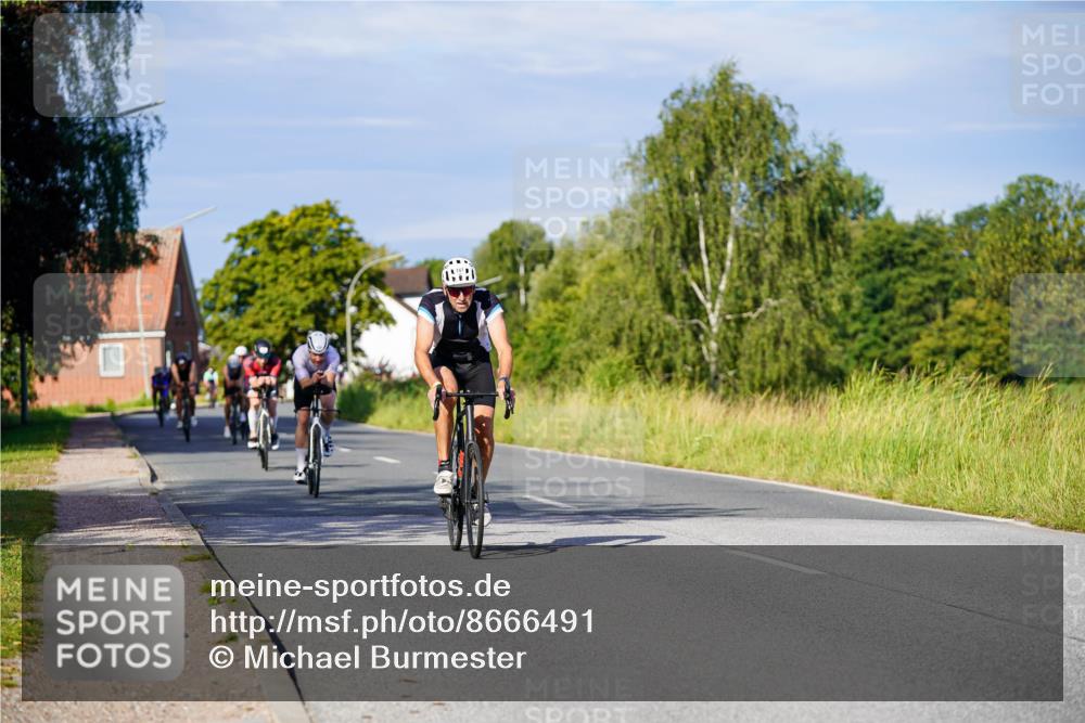 31.08.2025 - Elbe Triathlon Hamburg Michael Burmester http://msf.ph/oto/8666491 31.08.2025 09:37:06 Radfahren 309, 436, 470, 626, 677, 695, 747 meine-sportfotos.de