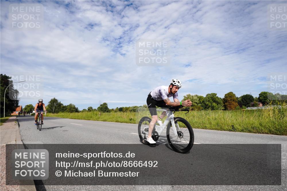 31.08.2025 - Elbe Triathlon Hamburg Michael Burmester http://msf.ph/oto/8666492 31.08.2025 10:31:49 Radfahren 868, 886, 906, 1014, 1224 meine-sportfotos.de