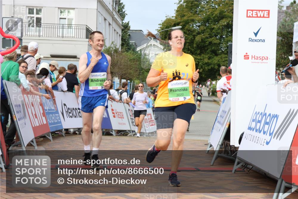 31.08.2025 - 21. Blankeneser Heldenlauf Strokosch-Dieckow http://msf.ph/oto/8666500 31.08.2025 11:16:52 Ziel 3020, 3452, 3178, 3280 meine-sportfotos.de