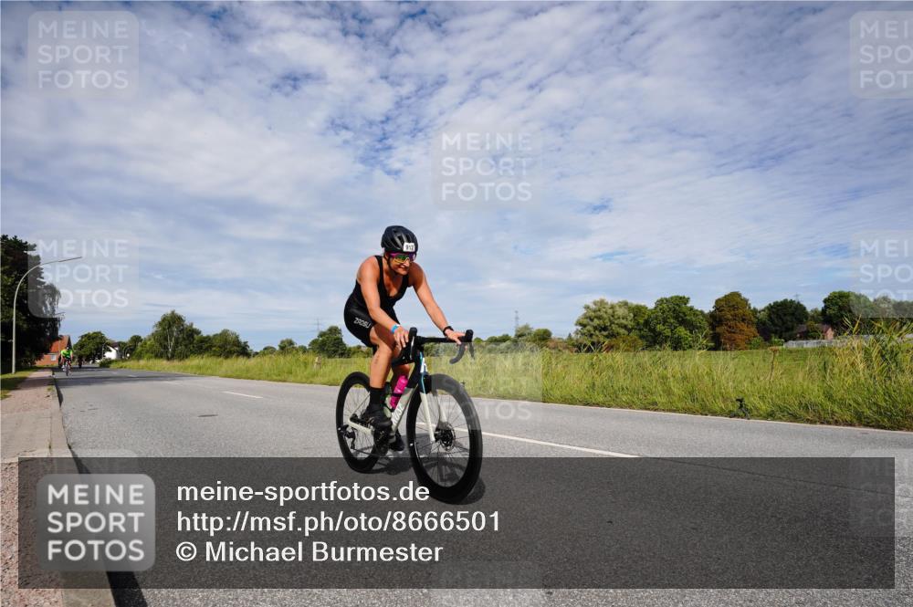 31.08.2025 - Elbe Triathlon Hamburg Michael Burmester http://msf.ph/oto/8666501 31.08.2025 10:32:01 Radfahren 787, 912, 1144, 1216 meine-sportfotos.de