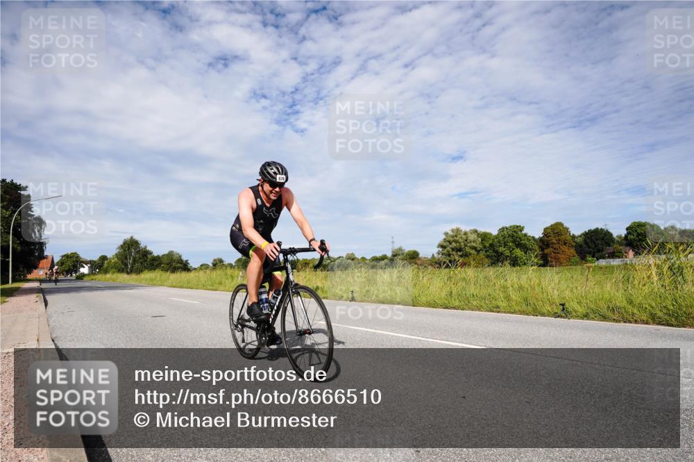 31.08.2025 - Elbe Triathlon Hamburg Michael Burmester http://msf.ph/oto/8666510 31.08.2025 10:32:10 Radfahren 679, 938, 1032, 1127, 1144 meine-sportfotos.de