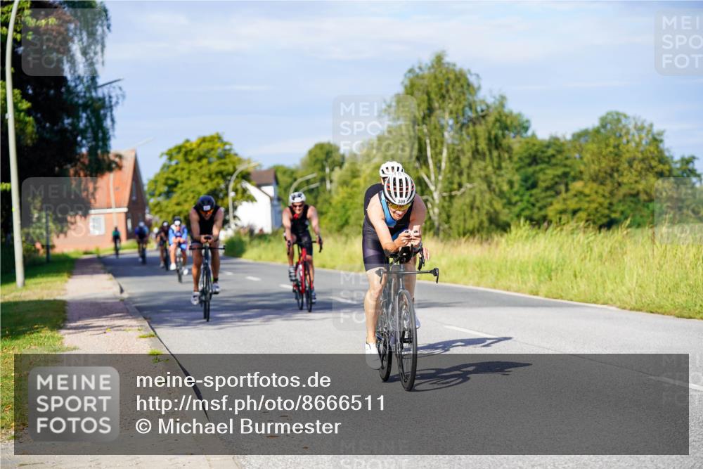 31.08.2025 - Elbe Triathlon Hamburg Michael Burmester http://msf.ph/oto/8666511 31.08.2025 09:37:10 Radfahren 254, 309, 325, 436, 470, 626, 677, 695, 747 meine-sportfotos.de