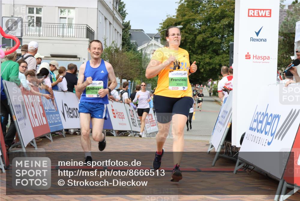 31.08.2025 - 21. Blankeneser Heldenlauf Strokosch-Dieckow http://msf.ph/oto/8666513 31.08.2025 11:16:52 Ziel 3020, 3452, 3178, 3280 meine-sportfotos.de