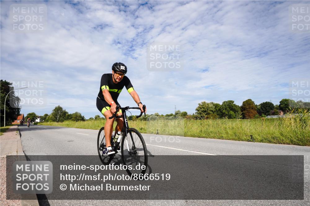 31.08.2025 - Elbe Triathlon Hamburg Michael Burmester http://msf.ph/oto/8666519 31.08.2025 10:32:22 Radfahren 732, 919, 1208, 1213 meine-sportfotos.de