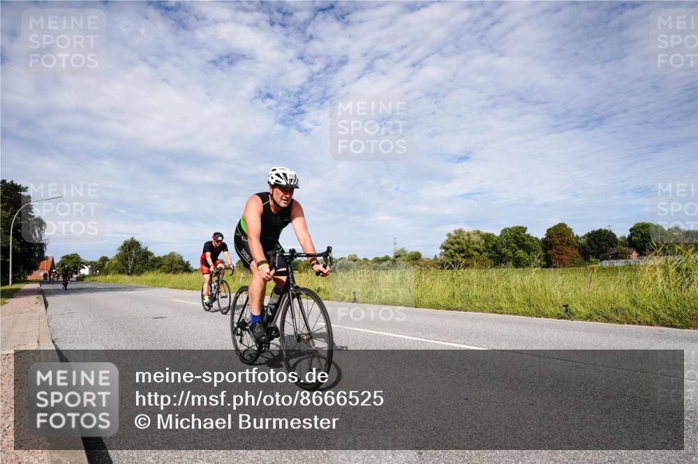 31.08.2025 - Elbe Triathlon Hamburg Michael Burmester http://msf.ph/oto/8666525 31.08.2025 10:32:29 Radfahren 732, 811, 1185, 1208 meine-sportfotos.de