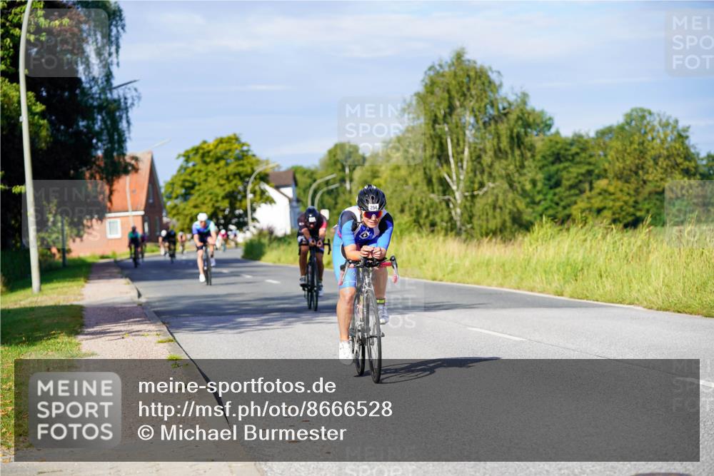 31.08.2025 - Elbe Triathlon Hamburg Michael Burmester http://msf.ph/oto/8666528 31.08.2025 09:37:14 Radfahren 254, 309, 325, 470, 557, 626, 677 meine-sportfotos.de