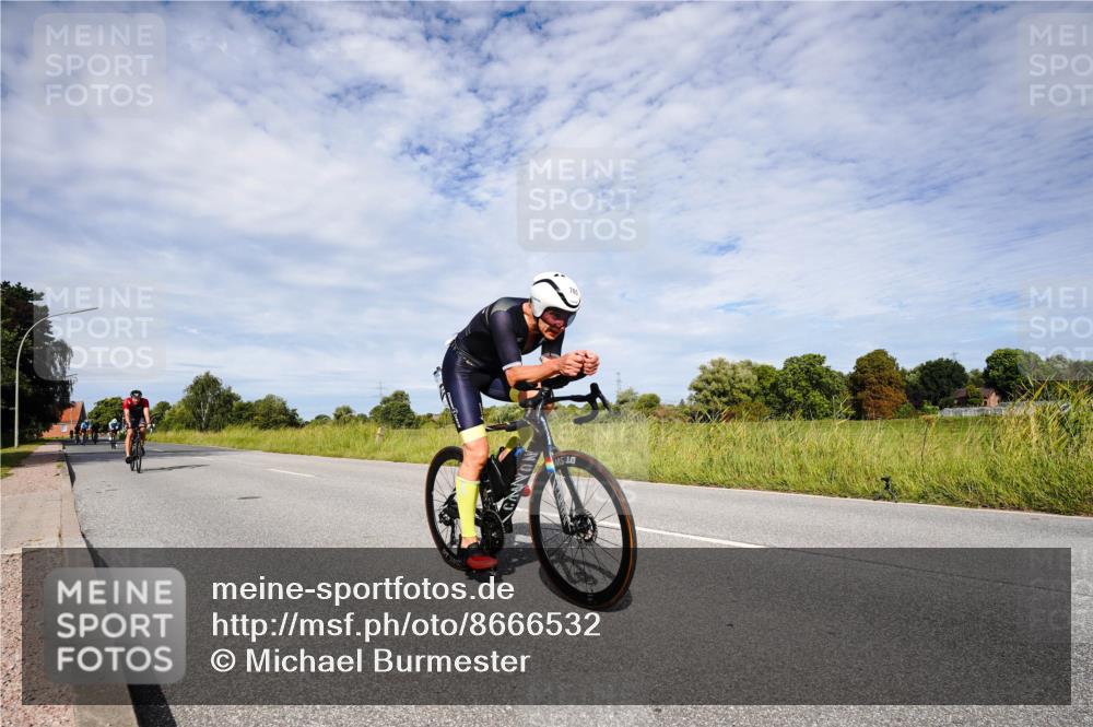 31.08.2025 - Elbe Triathlon Hamburg Michael Burmester http://msf.ph/oto/8666532 31.08.2025 10:32:34 Radfahren 811, 896, 932, 1168, 1174, 1185, 1226, 1240 meine-sportfotos.de