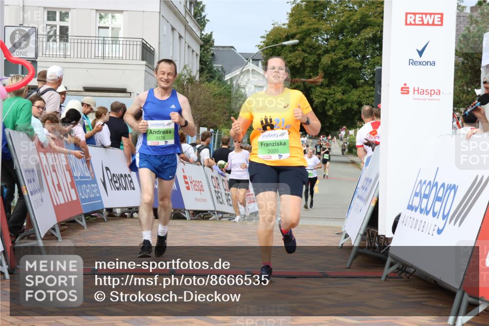 31.08.2025 - 21. Blankeneser Heldenlauf Strokosch-Dieckow http://msf.ph/oto/8666535 31.08.2025 11:16:52 Ziel 3020, 3452, 3178, 3280 meine-sportfotos.de