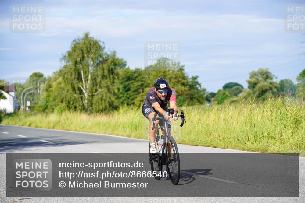 31.08.2025 - Elbe Triathlon Hamburg Michael Burmester http://msf.ph/oto/8666540 31.08.2025 09:37:16 Radfahren 254, 325, 557, 638, 918 meine-sportfotos.de