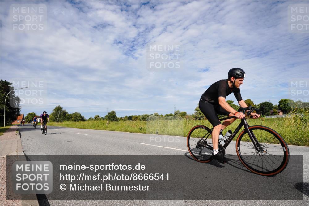 31.08.2025 - Elbe Triathlon Hamburg Michael Burmester http://msf.ph/oto/8666541 31.08.2025 10:32:39 Radfahren 786, 896, 932, 1168, 1174, 1226, 1240 meine-sportfotos.de