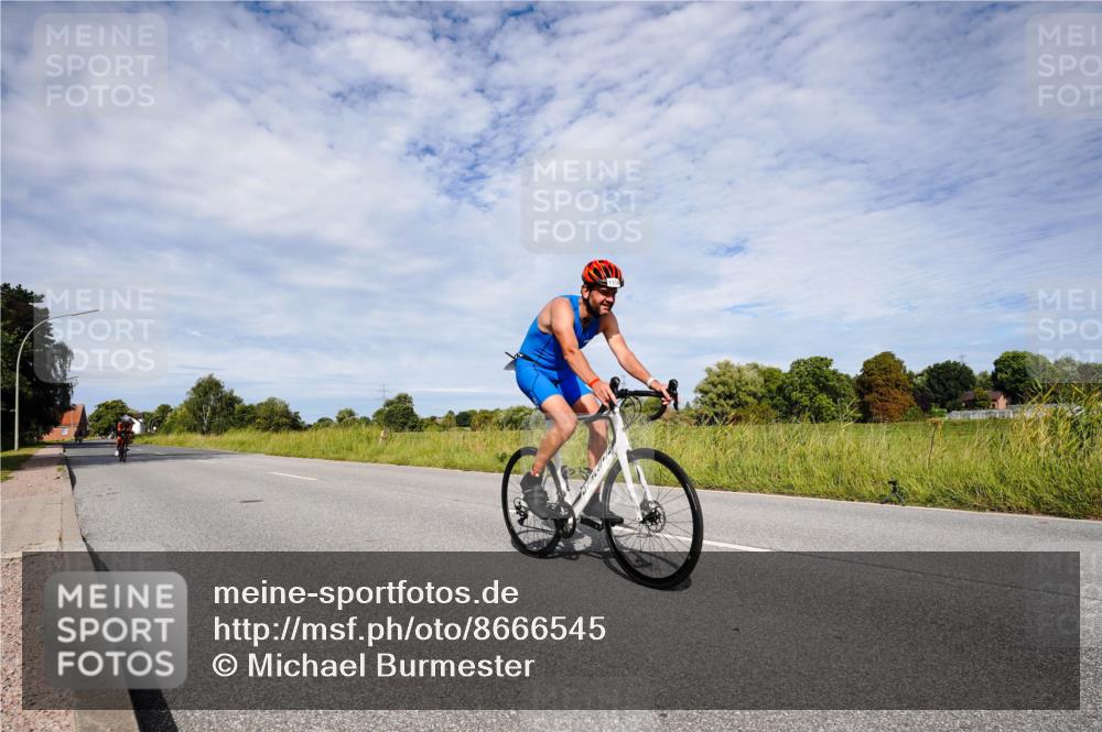 31.08.2025 - Elbe Triathlon Hamburg Michael Burmester http://msf.ph/oto/8666545 31.08.2025 10:32:42 Radfahren 786, 896, 1174 meine-sportfotos.de
