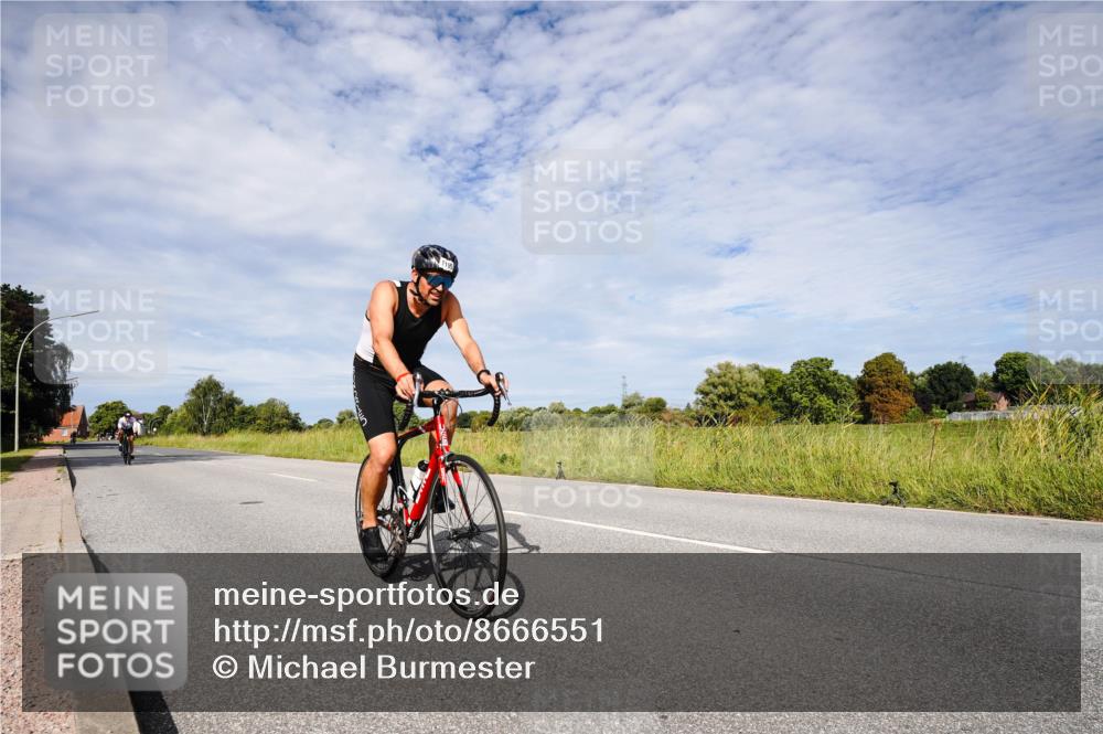 31.08.2025 - Elbe Triathlon Hamburg Michael Burmester http://msf.ph/oto/8666551 31.08.2025 10:32:51 Radfahren 804, 1195 meine-sportfotos.de
