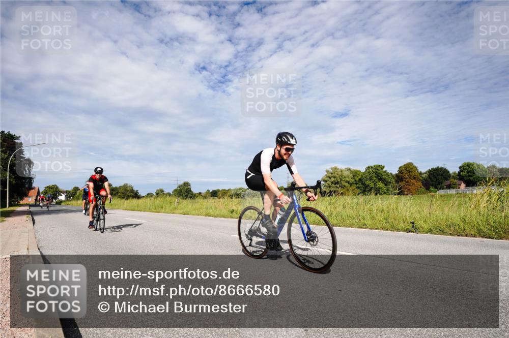 31.08.2025 - Elbe Triathlon Hamburg Michael Burmester http://msf.ph/oto/8666580 31.08.2025 10:33:24 Radfahren 826, 838, 850, 908, 944, 1119, 1157, 1177, 1191, 1235, 1241 meine-sportfotos.de