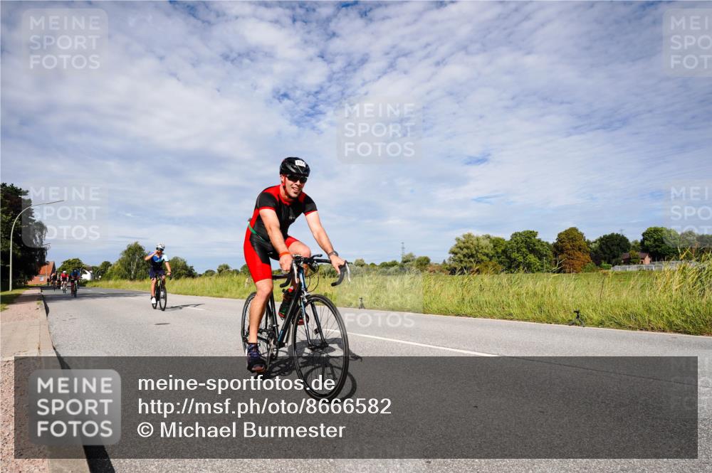 31.08.2025 - Elbe Triathlon Hamburg Michael Burmester http://msf.ph/oto/8666582 31.08.2025 10:33:25 Radfahren 826, 838, 850, 859, 908, 944, 1119, 1177, 1191, 1235, 1241 meine-sportfotos.de