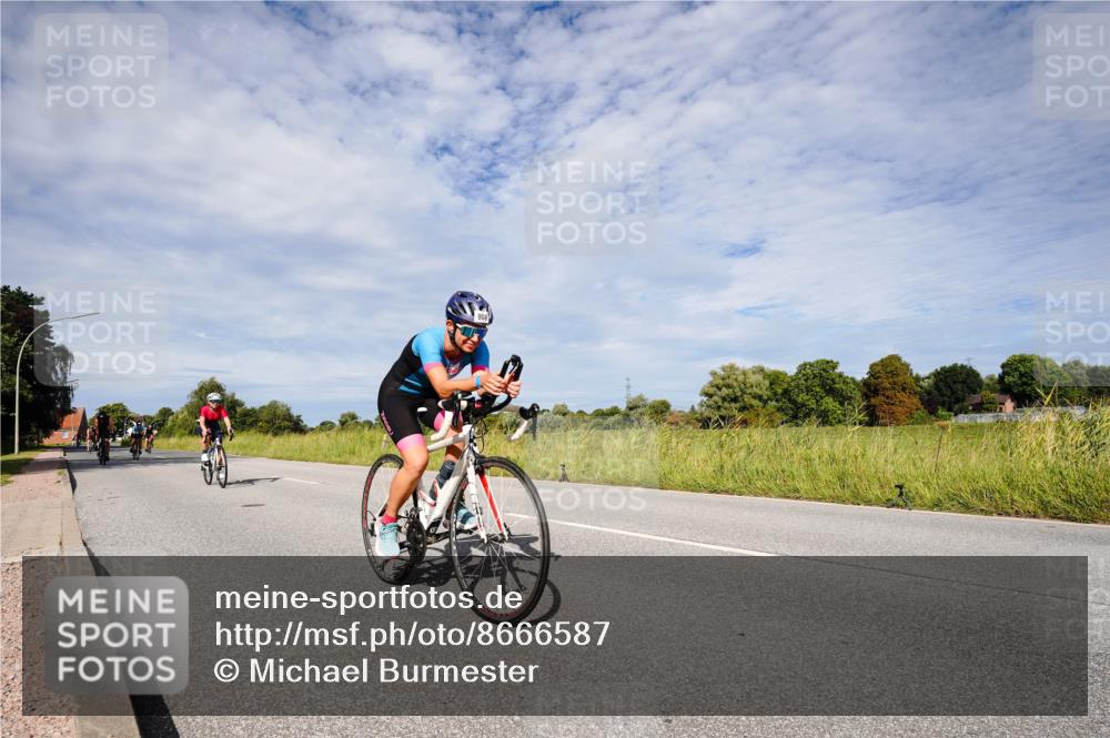 31.08.2025 - Elbe Triathlon Hamburg Michael Burmester http://msf.ph/oto/8666587 31.08.2025 10:33:28 Radfahren 826, 838, 850, 859, 908, 944, 1211, 1235, 1241 meine-sportfotos.de