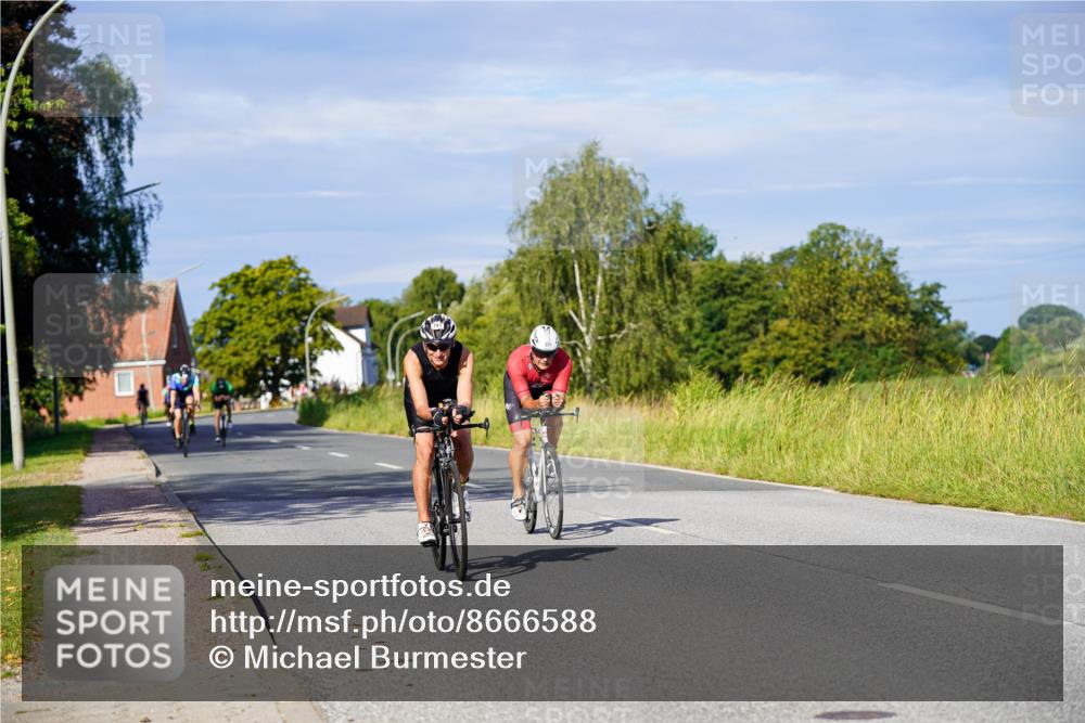 31.08.2025 - Elbe Triathlon Hamburg Michael Burmester http://msf.ph/oto/8666588 31.08.2025 09:37:28 Radfahren 270, 331, 479, 529, 530, 543, 690, 728, 741 meine-sportfotos.de