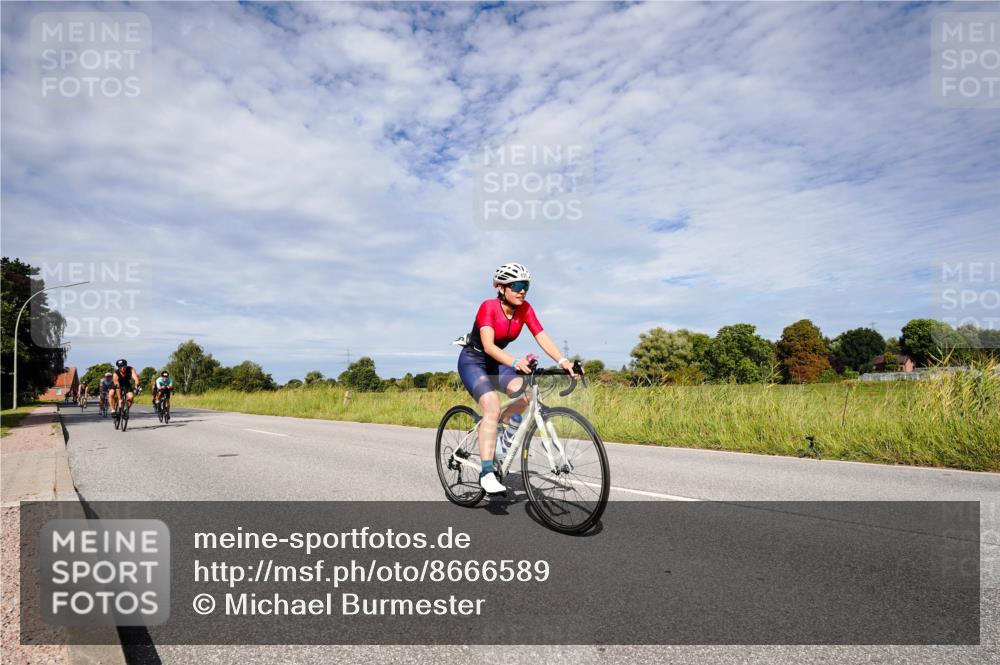 31.08.2025 - Elbe Triathlon Hamburg Michael Burmester http://msf.ph/oto/8666589 31.08.2025 10:33:29 Radfahren 826, 838, 850, 859, 908, 1211, 1235, 1241 meine-sportfotos.de