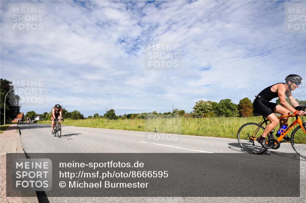 31.08.2025 - Elbe Triathlon Hamburg Michael Burmester http://msf.ph/oto/8666595 31.08.2025 10:33:32 Radfahren 838, 850, 859, 1211, 1235, 1241 meine-sportfotos.de