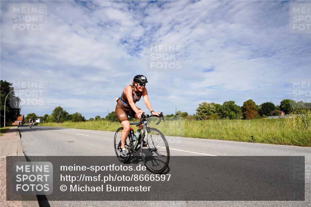 31.08.2025 - Elbe Triathlon Hamburg Michael Burmester http://msf.ph/oto/8666597 31.08.2025 10:33:32 Radfahren 838, 850, 859, 1211, 1235, 1241 meine-sportfotos.de