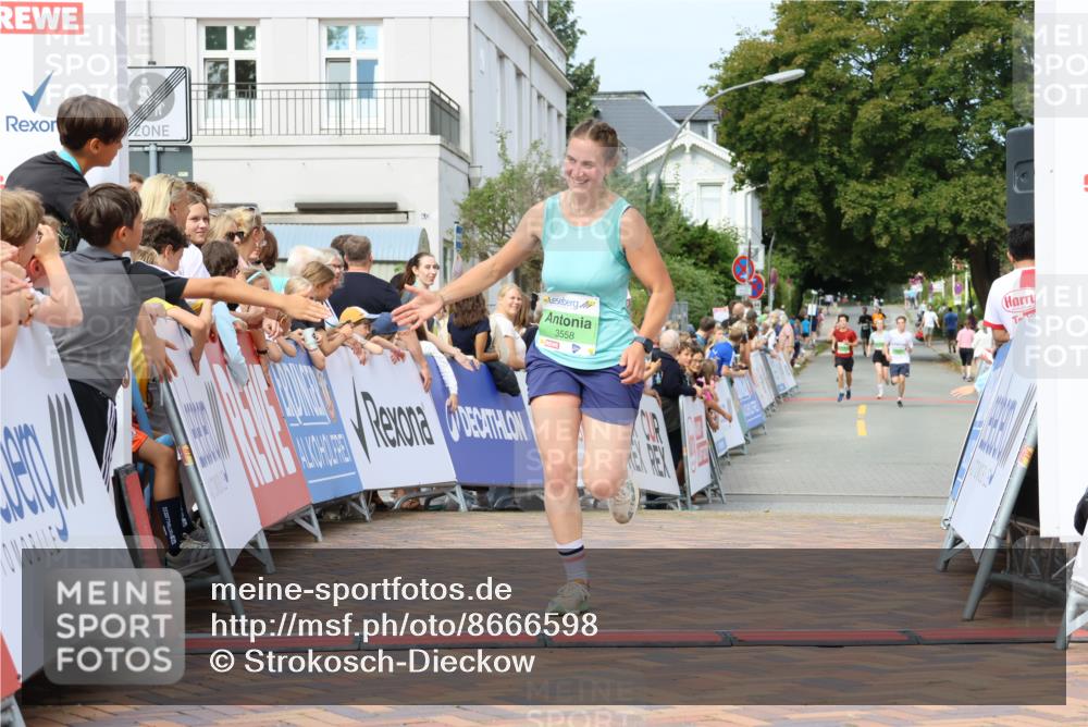31.08.2025 - 21. Blankeneser Heldenlauf Strokosch-Dieckow http://msf.ph/oto/8666598 31.08.2025 10:58:24 Ziel 3558 meine-sportfotos.de