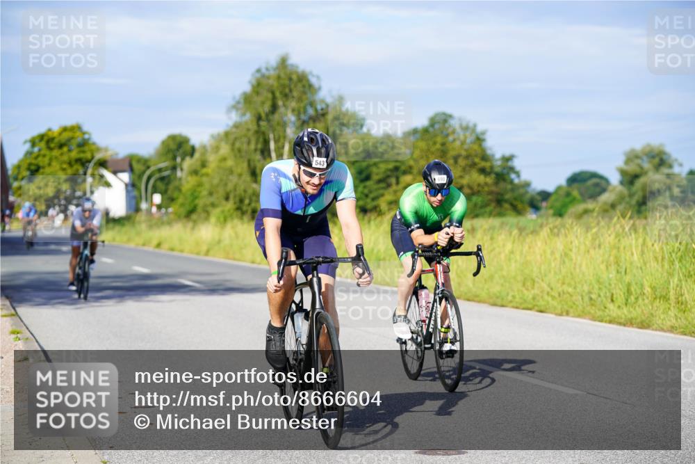 31.08.2025 - Elbe Triathlon Hamburg Michael Burmester http://msf.ph/oto/8666604 31.08.2025 09:37:33 Radfahren 270, 386, 543, 575, 690, 925 meine-sportfotos.de