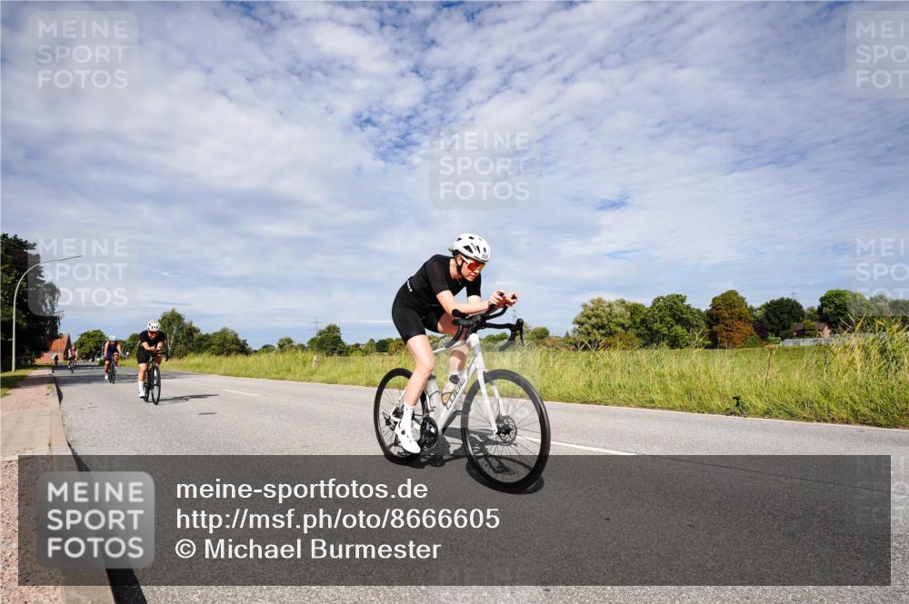 31.08.2025 - Elbe Triathlon Hamburg Michael Burmester http://msf.ph/oto/8666605 31.08.2025 10:33:42 Radfahren 758, 820, 823, 825, 869, 1223 meine-sportfotos.de