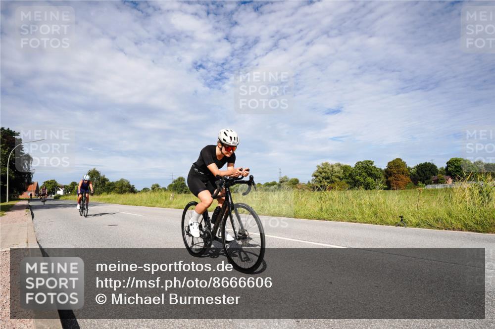 31.08.2025 - Elbe Triathlon Hamburg Michael Burmester http://msf.ph/oto/8666606 31.08.2025 10:33:43 Radfahren 758, 820, 823, 825, 869, 1223 meine-sportfotos.de